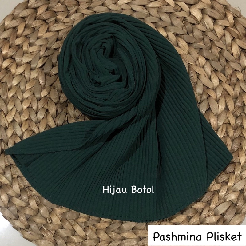 PASHMINA PLISKET CERUTY BABYDOLL FULL PLISKET TANPA GARIS TENGAH-Hijau Botol Plisket