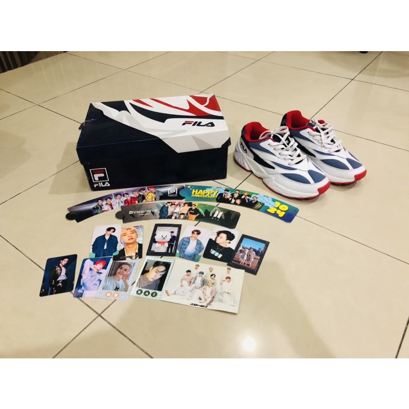 sepatu fila preloved bts free foto card BTS X KOPICHUSEYO