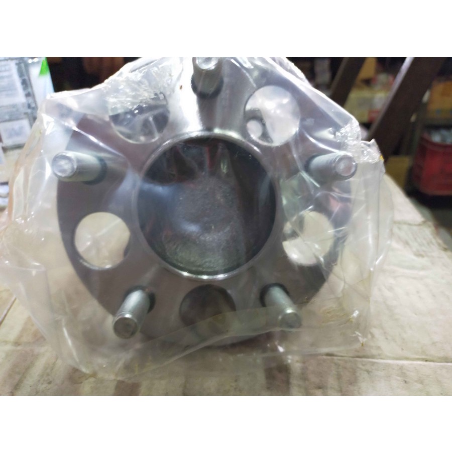 Wheel Hub Nap Roda Belakang Mitsubishi Grandis Aftermarket