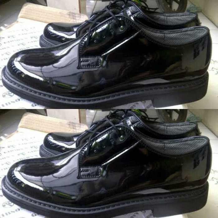 Sepatu pdh Pendek