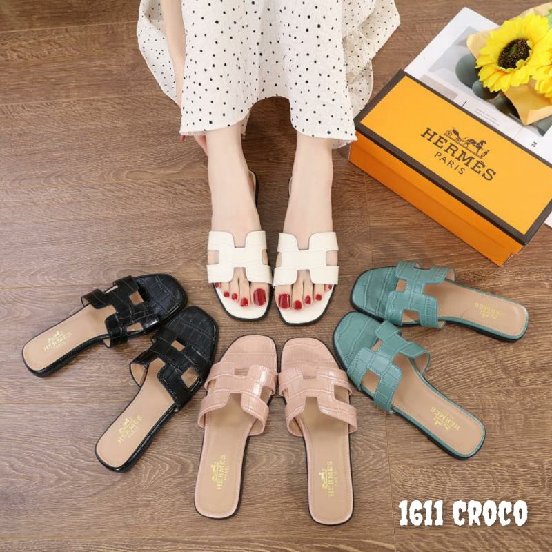 BEST SELLER SANDAL WANITA  FLAT KULIT CROCO KILAT Kode : 1611