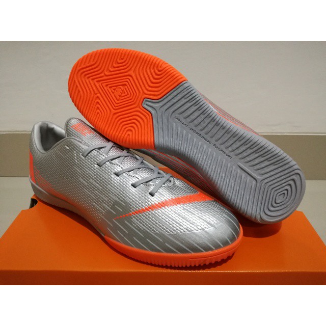 sepatu futsal nike mercurial vapor