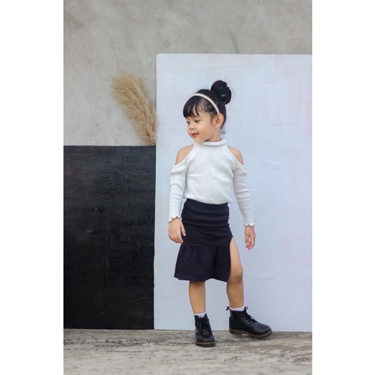 Fiola Blouse Turtle Neck 1-4thn/pakaian anak perempuan kaos turtleneck anak perempuan