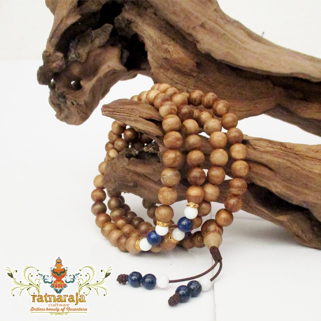 Tasbih/Mala Aquilaria Filaria 8 mm With Lapis Lazuli &amp; White Shell Separator