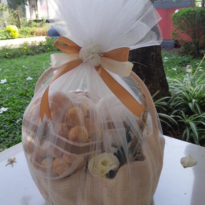 

Hampers Lebaran/Natal/Imlek Rotan Keranjang Isi 3 Toples 500gr