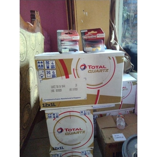 Total Quartz 7000 SAE 10/40