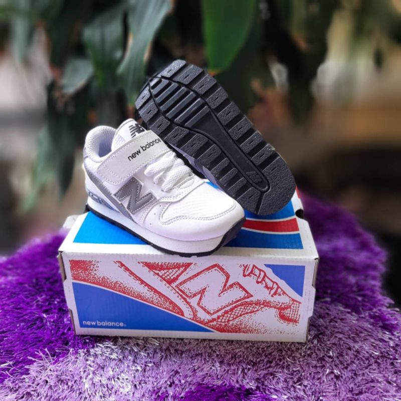 Sepatu Anak New Balanc NB Kids-Putih Abu