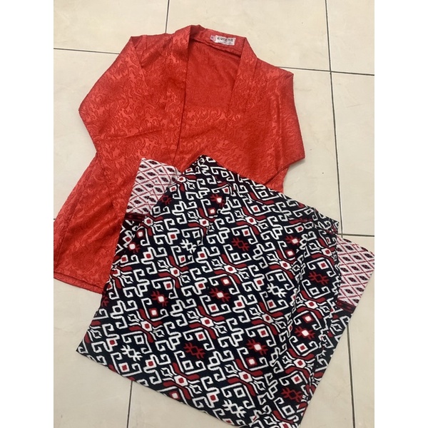 PRELOVED SET KEBAYA GRADUATION KONDANGAN MODERN MERAH BATIK ATASAN DAN BAWAHAN KEBAYA