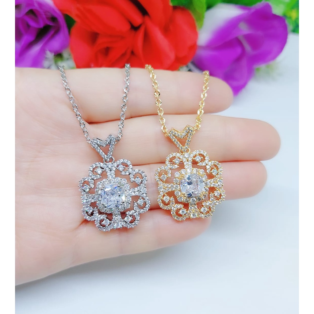 Kalung xuping permata hijau dan mata putih lapis emas