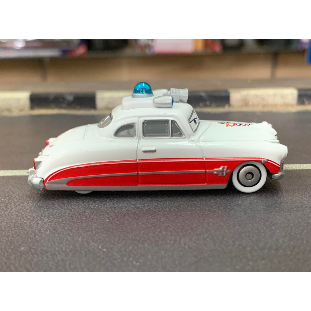 Tomica Disney Pixar Cars C39 Doc Hudson Ambulance Type Rescue Go Go