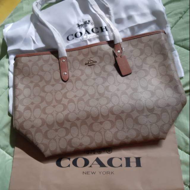 Coach Ava CityZip ToteSignature