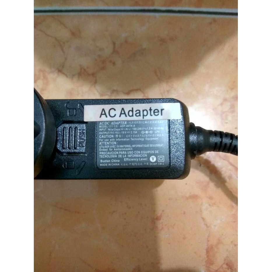 Adaptor charger laptop Acer aspire one 722 725 756 V5-121 V5-122 D260 19V-2.15A (5.5X1.77mm) Ori