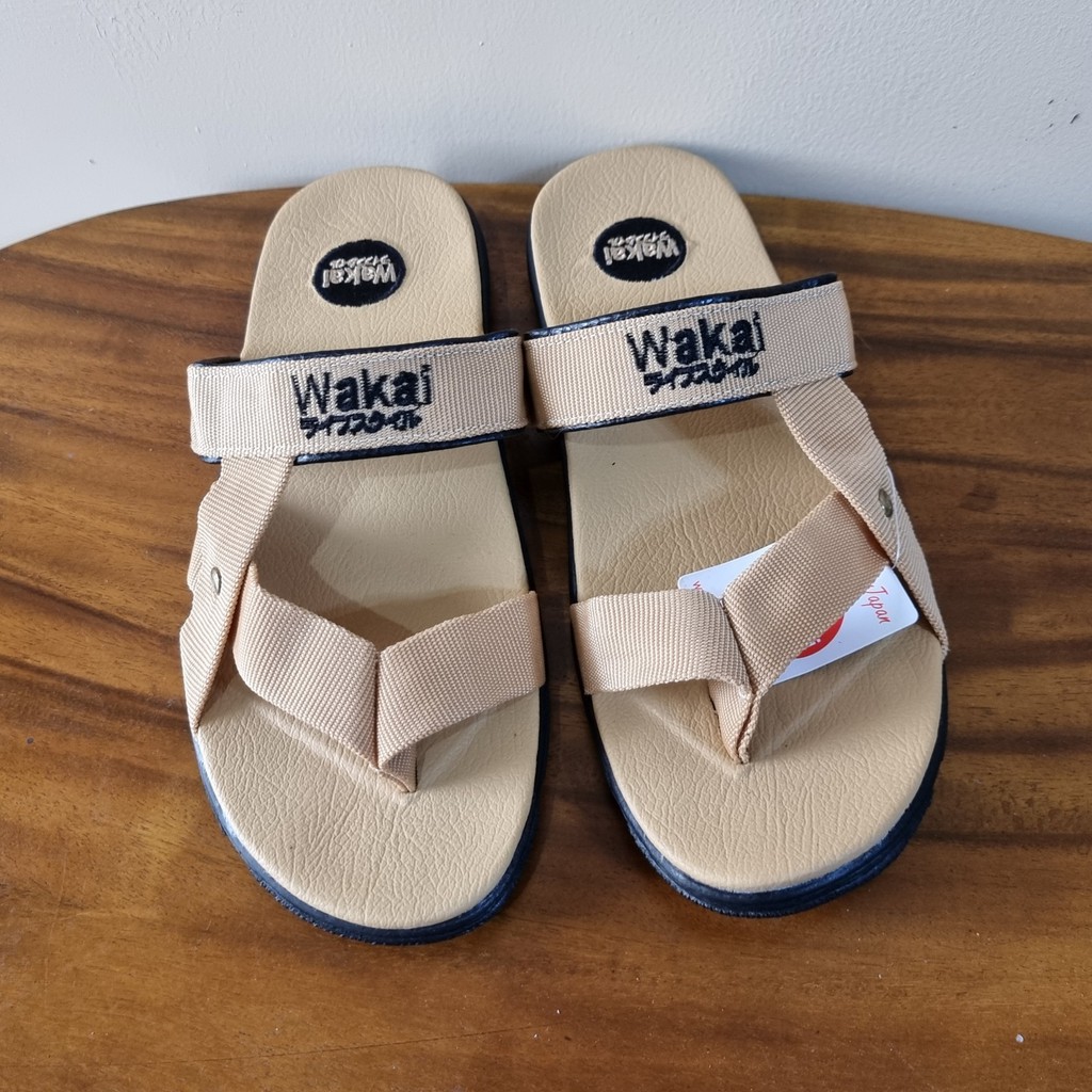 Sandal tali pria dan wanita. Sandal kasual. Sandal selop pria. Sandal selop wanita. Sandal jepit pri