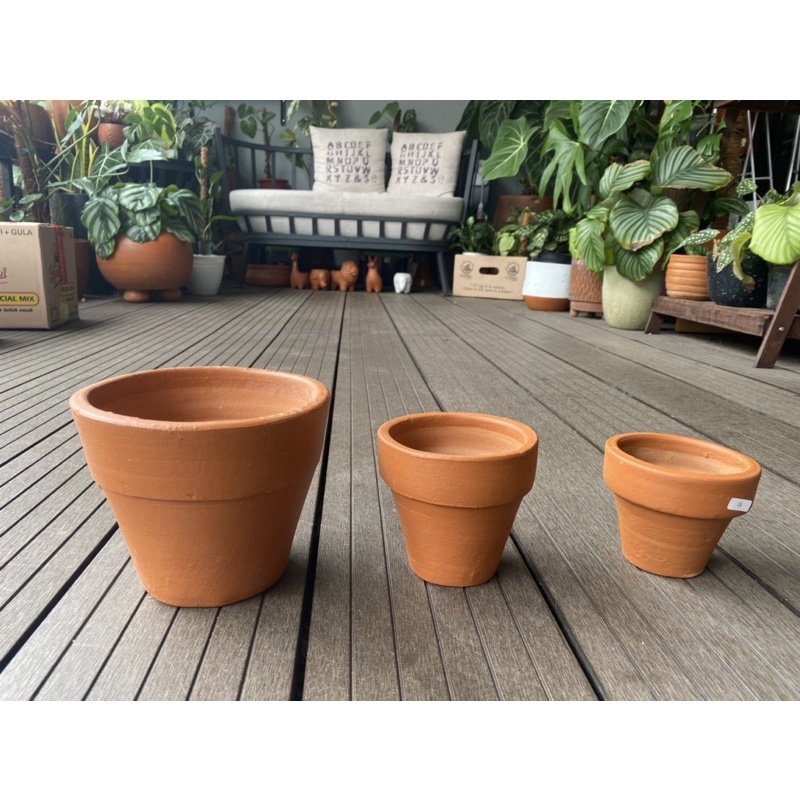 Pot gerabah terakota klasik anggrek stripe atas