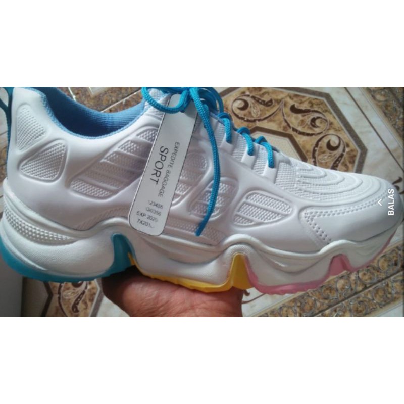 Sepatu Sneakers Wanita Asli Import