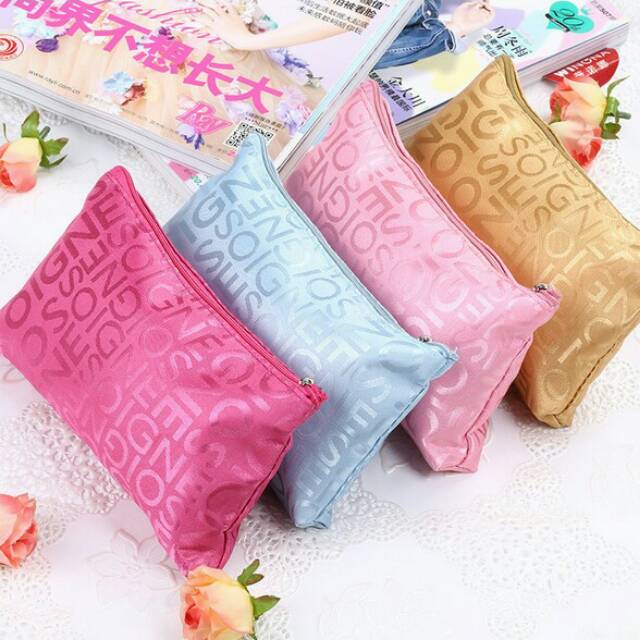 

TEMPAT PENSIL/ KOSMETIK SOIGNE
