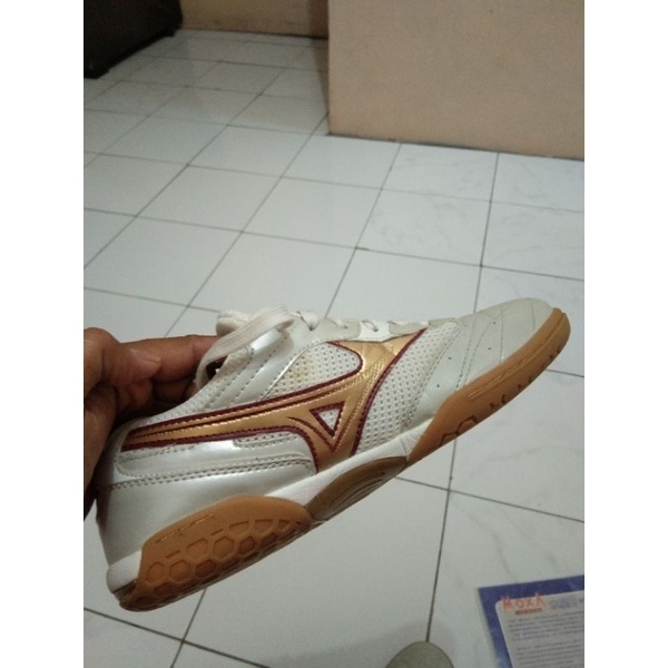sepatu mizuno wave medal