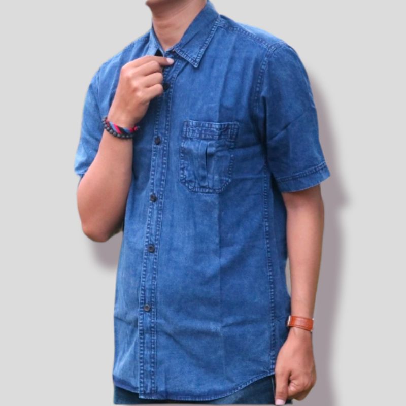 KEMEJA PRIA LENGAN PENDEK BAHAN SOFT DENIM JEANS