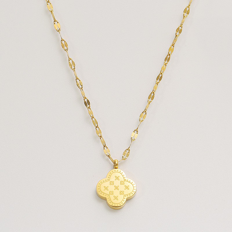 Kalung clover gold titanium anti karat korean style model terbaru
