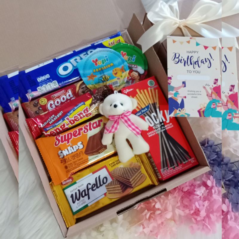 

HAMPERS SNACK GIFT BOX BIRTHDAY KADO ULTAH HADIAH ULANG TAHUN PACAR CEWEK COWOK UNIK LUCU PAKET COKLAT MURAH MAKANAN READY