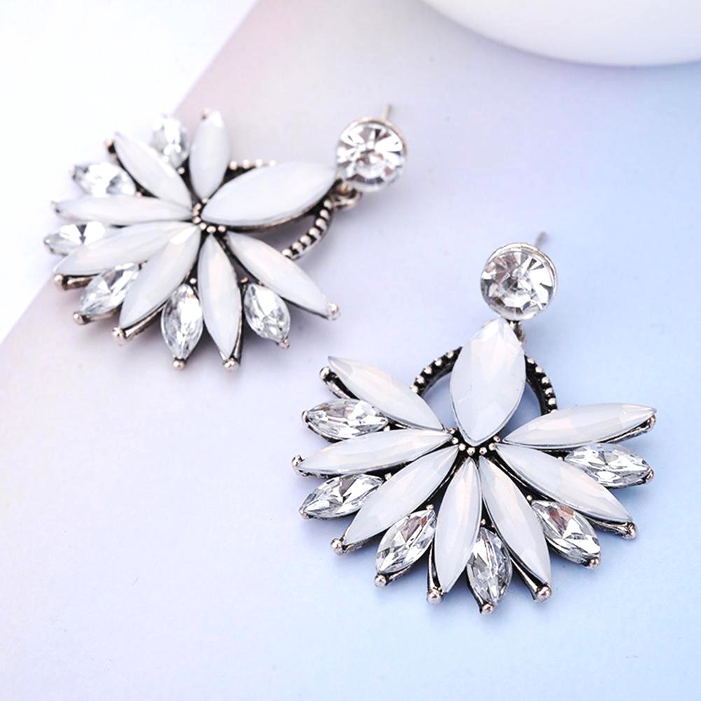 Anting tusuk jarum gantung model bunga daisy besar desain full berlian permata rhinestone untuk wanita cantik style fashion vintage boho diamond earring