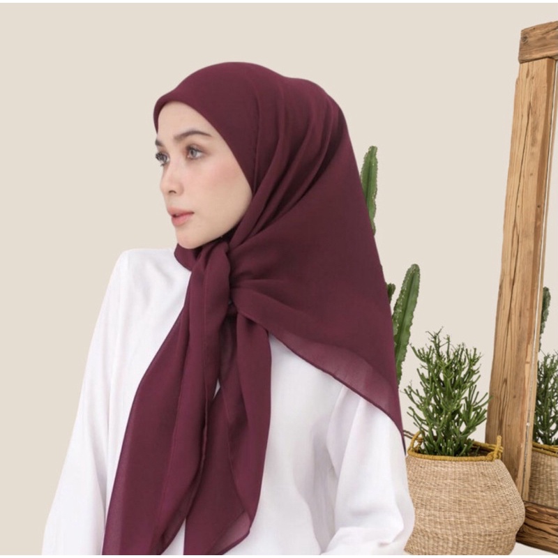 Hijab Segiempat || Bella Square Pollycotton Premium polos 115x115 || Jilbab Bella Square Polos Part 2-BELLA DaRK MARON