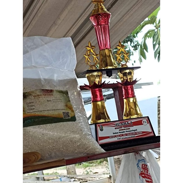 

BERAS PERTANIAN PURBA. BERAS PUTIH DENGAN KEMASAN 1 KG