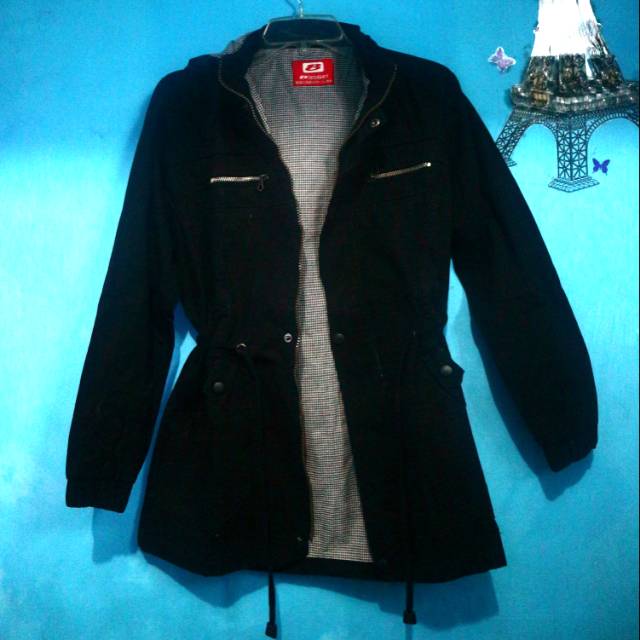 JAKET PARKA WANITA HITAM BRANDED MURAH PRELOVED SECOND ORIGINAL BLASSHER SIZE L JAKET GUNUNG SPORTY