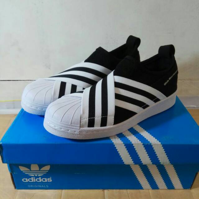 ADIDAS SUPERSTAR SLIP ON X WHITE 
MOUNTAINEERING BLACK WHITE