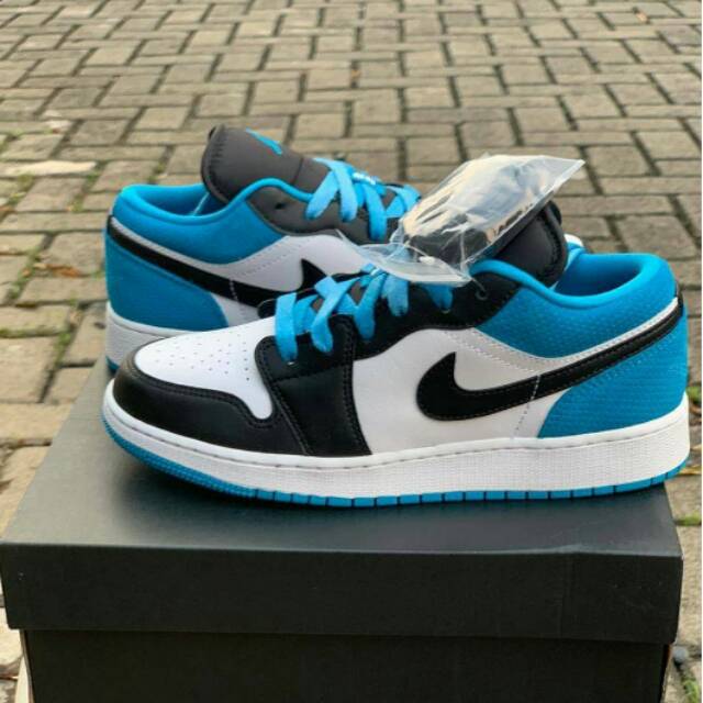 Nike Air Jordan 1 LASER BLUE