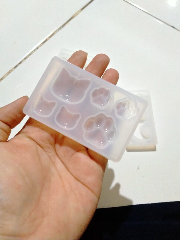 3pcs Cetakan Bahan Silikon Resin Bentuk Bintang Bulan Kucing Dan Hati Untuk Perhiasan