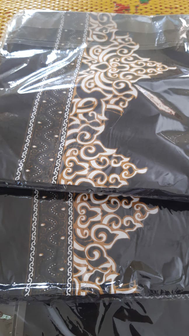 Kemeja Koko Dan Sarung Batik Solo Tumpal Hitam