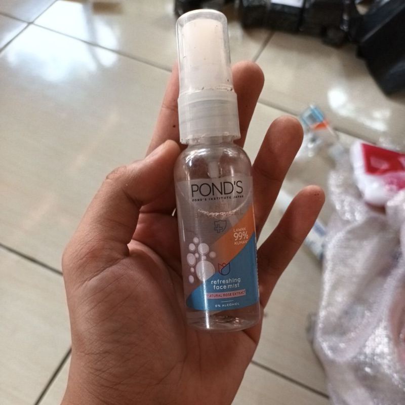 ponds refreshing face mist