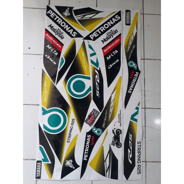 Striping sticker variasi Yamaha R25 petronas