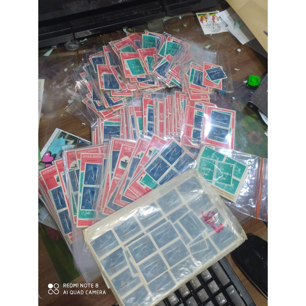 

BL3966 Variasi Prangko Indonesia 1 2 Dan 4 Pcs MNH Silahkan Di Pilih kaka