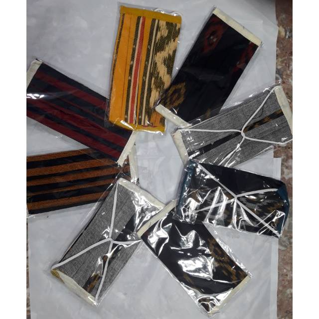 Masker  tenun lapis  katun harga per lusin mzurah meriah Motif  Random..bisa dipake utk yg berhijab