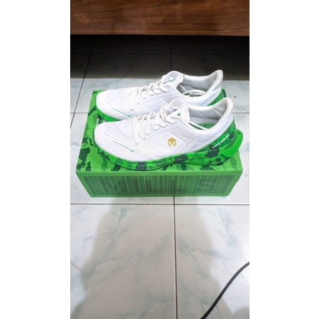 sepatu mills treximo garuda edition