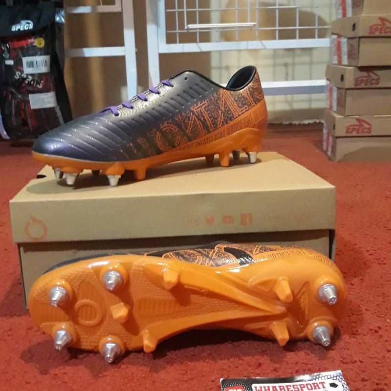 Sepatu Sepak Bola Ortuseight