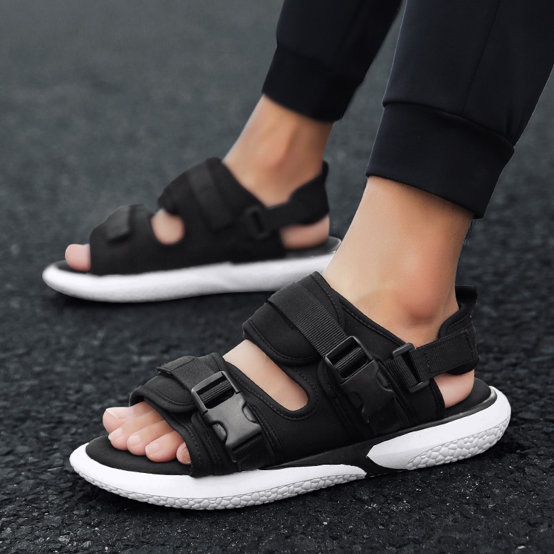 Sepatu Sandal  Pria  Gaya Retro Korea untuk Musim  Panas  