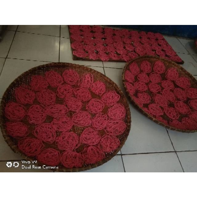 

Kerupuk Putu Mayang mentah isi 50 Pcs, Kerupuk Jadul, Kerupuk Hari Raya Idul Fitri