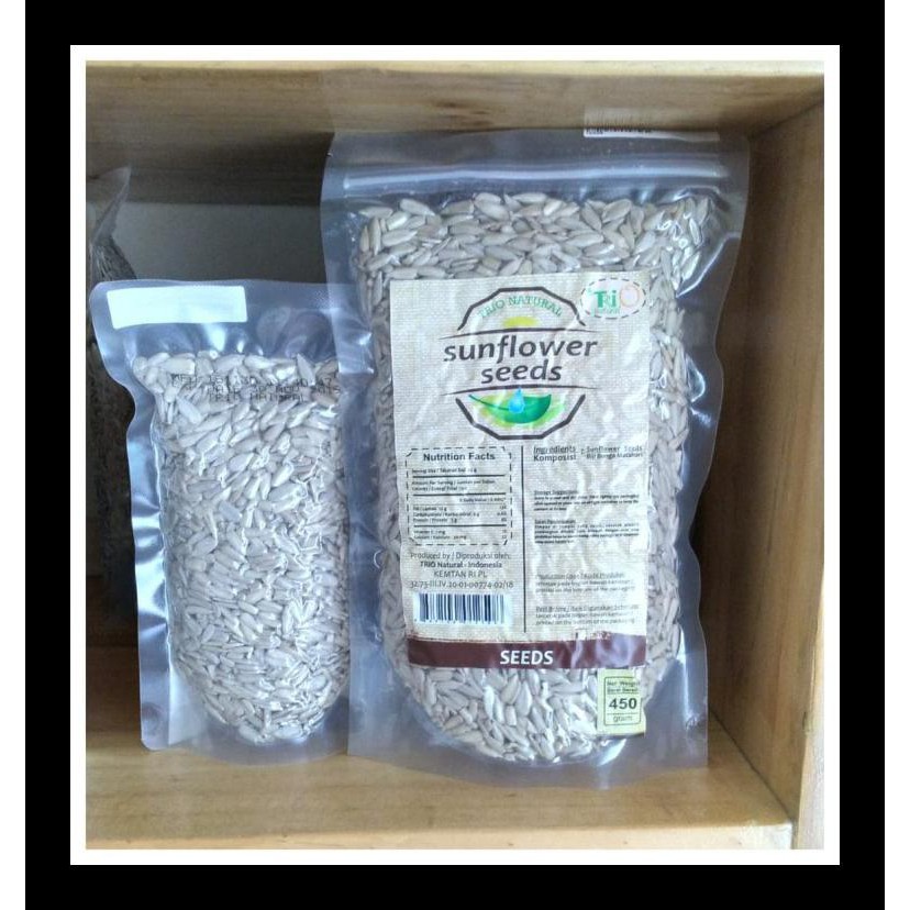 

TERBARU! RAW SUNFLOWER SEEDS / KWACI KUPAS 450GR TERMURAH