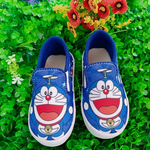 sepatu anak laki laki slip on warna biru / sepatu selop slipon anak perempuan doraemon termurah lucu cod