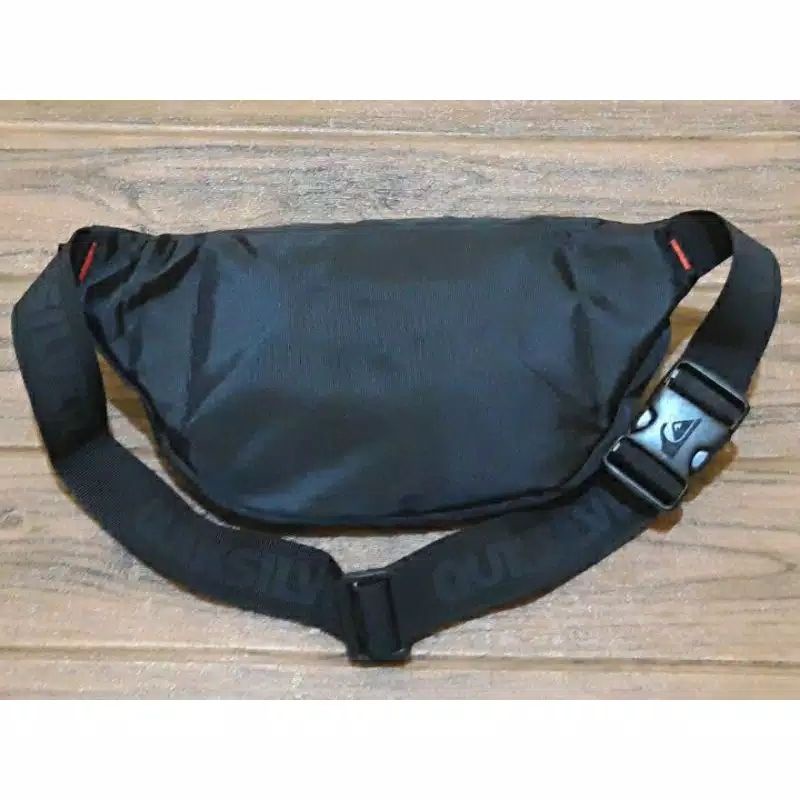 TAS QUIKSILVER WAISTBAG QUIKSILVER TAS SELEMPANG QUIKSILVER PREMIUM LOGO BESI