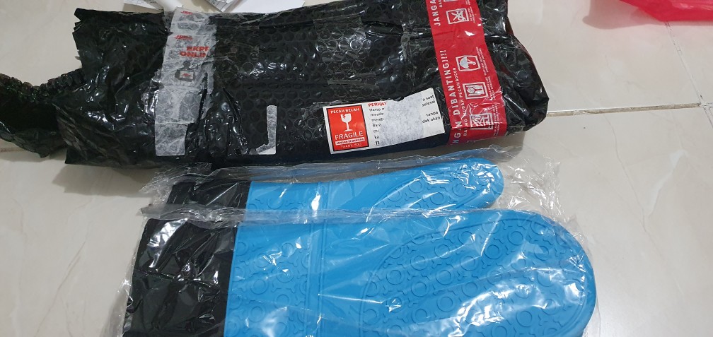 Wos Srt 1711 Sarung Tangan Silikon Oven Tahan Panas 1pasang / Sarung Tangan Anti Panas