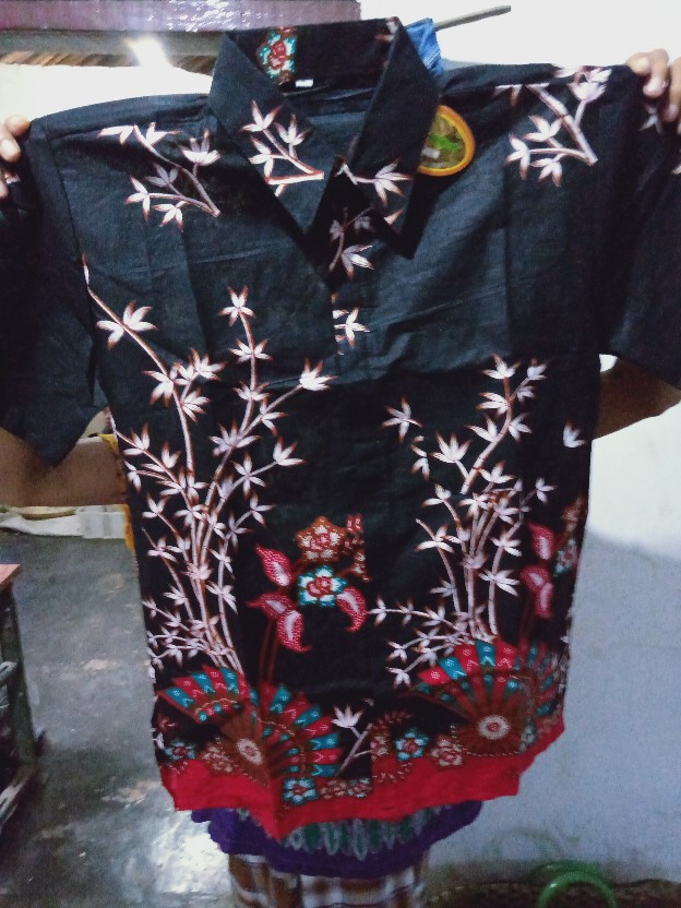 Aneka Kemeja Batik Berbagai Motif Dan Warna Terhizt