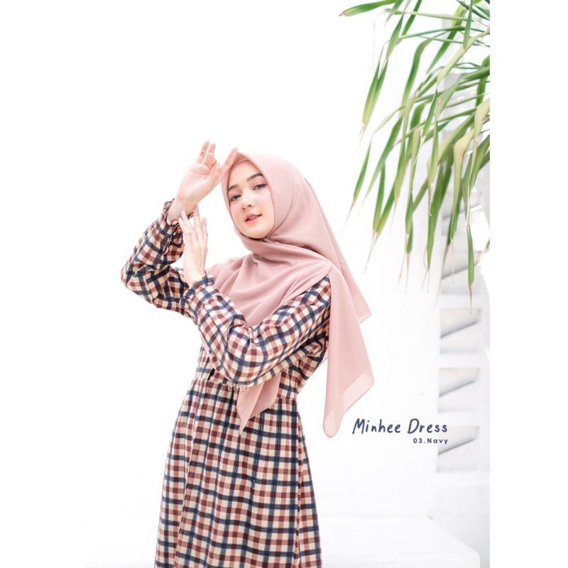 MINHEE DRESS BY ETUZI