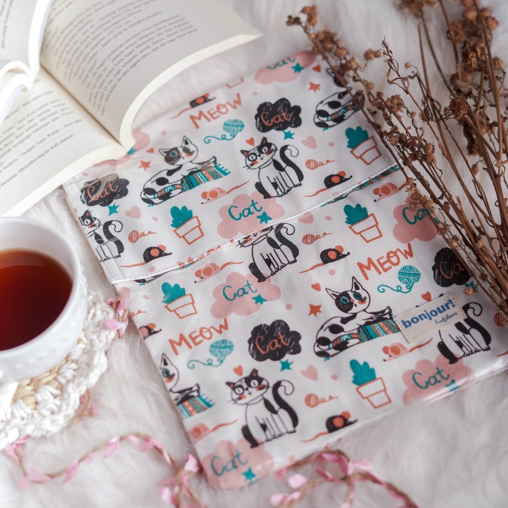 

Booksleeve Waterproof : Kucing Hitam