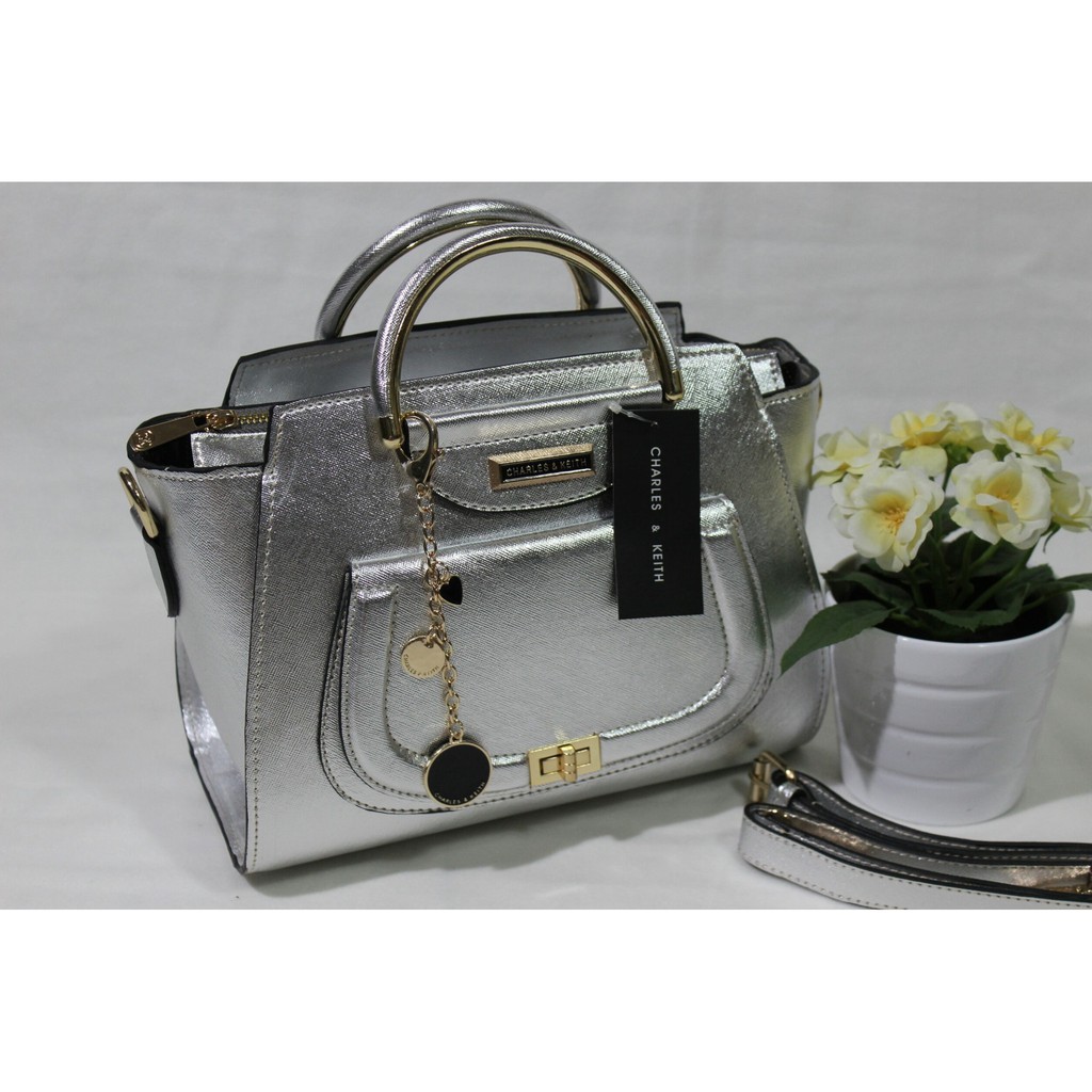 Best Seller Tas Tangan Wanita Branded Charles And Keith Pegangan Besi Warna Silver