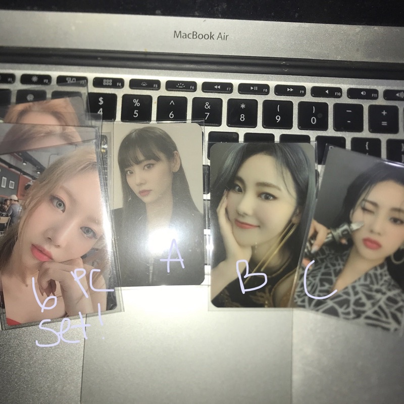 LOONA Kim lip jinsoul hash # sc showcase photocard set pc album b ver & ptt b. a. ver pistol