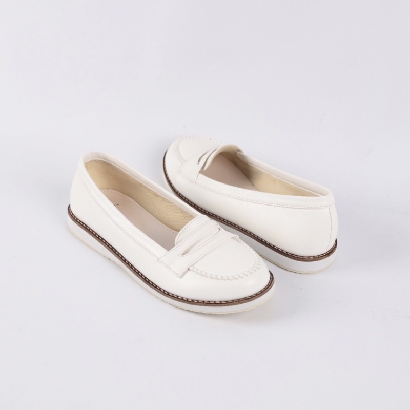 [SIAP KIRIM] BRShoes22 Putih Sepatu Kerja Casual Slip On Wanita